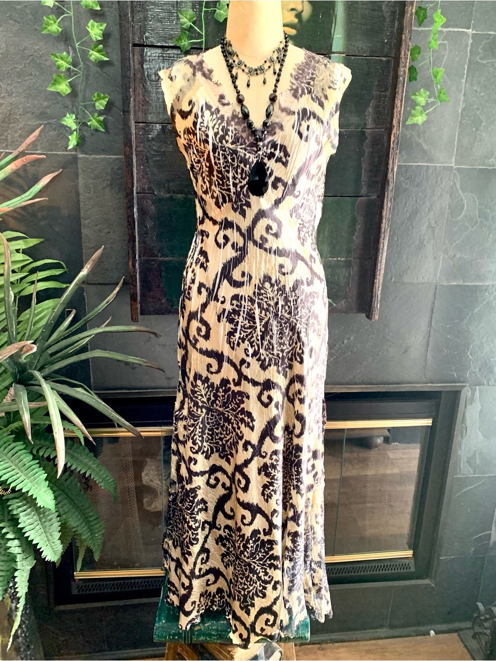 Komarov Maxi Dress 1930s Style Damask
Scroll Crinkle Cocktail Gown Black/Tan- M - Picture 3 of 15